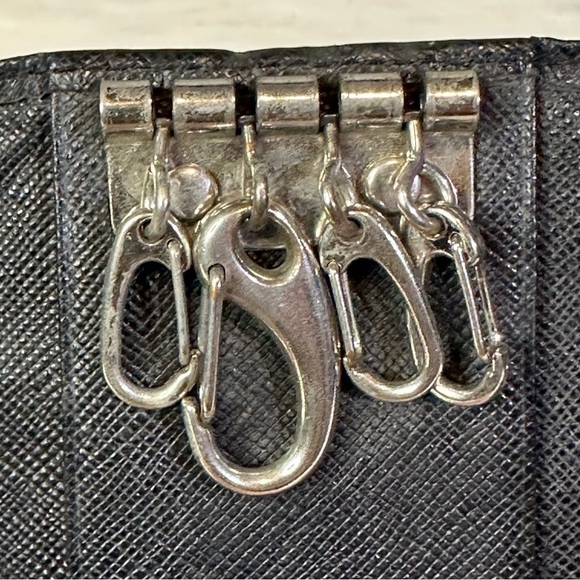 BURBERRY 4 key holder in black - Picture 10 of 16